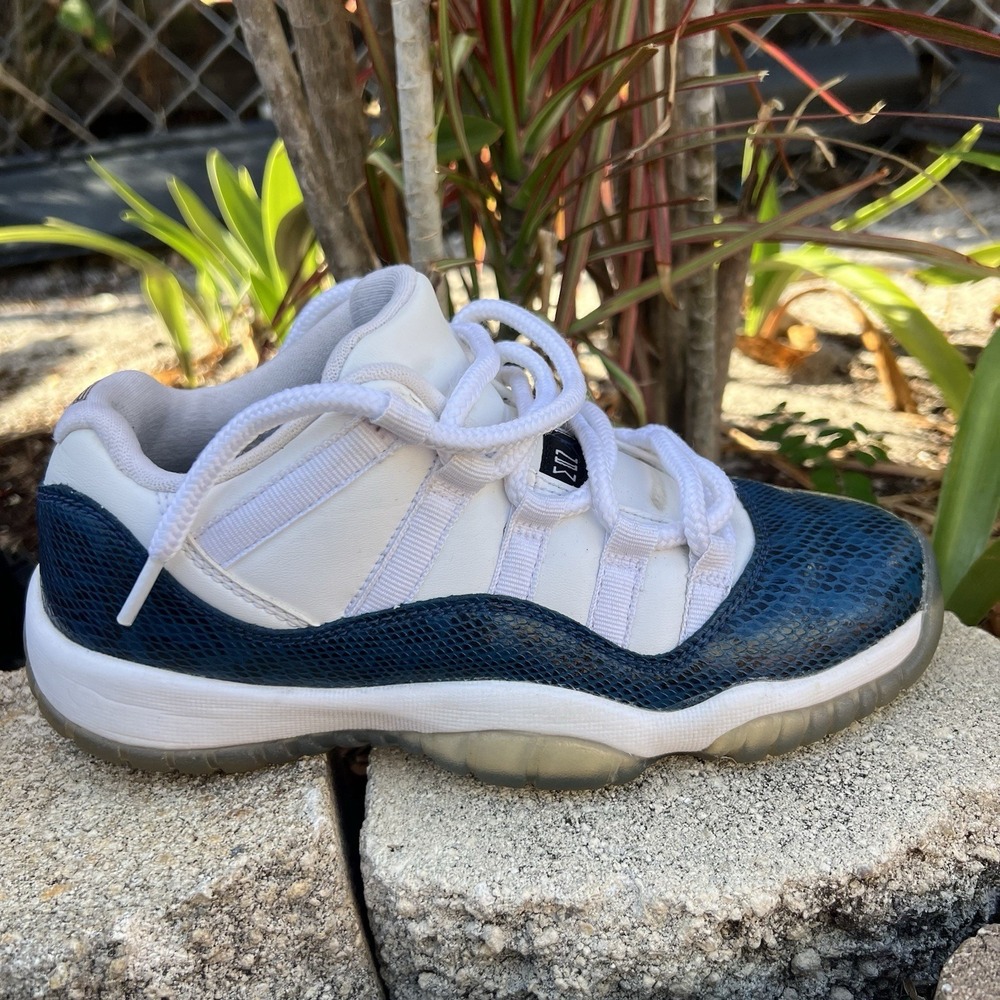 Jordan Womens Retro 11 Snakeskin Navy Blue CD6847 102  Size 5Y= 6.5 Women